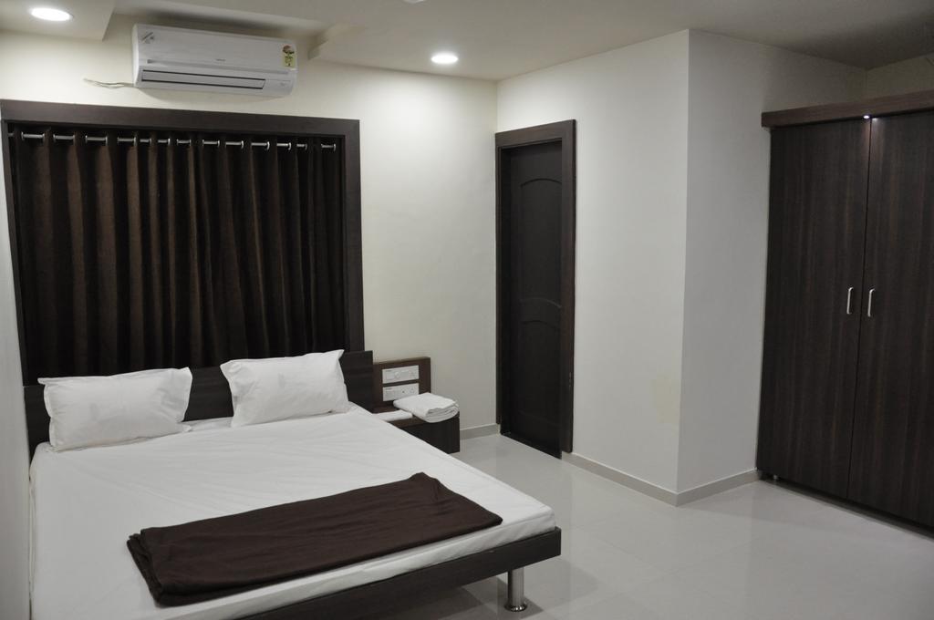 Shivdhara Hotel & Residence Rajkot Eksteriør bilde